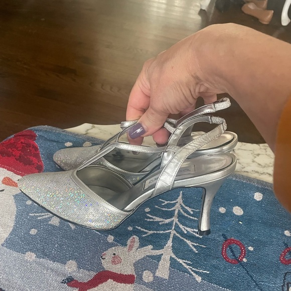 CWebbco Shoes - Vintage CWebb Silver blingy sling backs 9.5